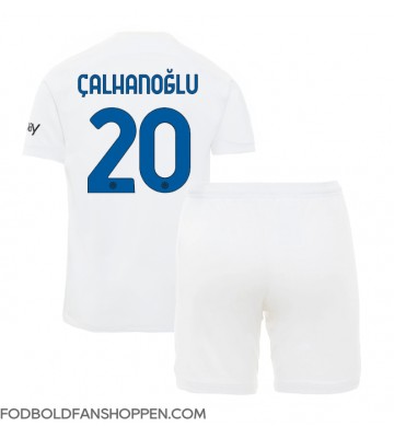 Inter Milan Hakan Calhanoglu #20 Udebanetrøje Børn 2023-24 Kortærmet (+ Korte bukser)